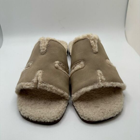 CUSHIONAIRE Women's Voyage Fur Faux Shearling lined slide sandal +Memory Foam 7 - Picture 2 of 7